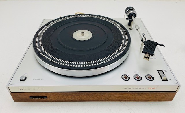 Aristona SG 1312 (Philips GA312) DC Servo Belt Drive Turntable