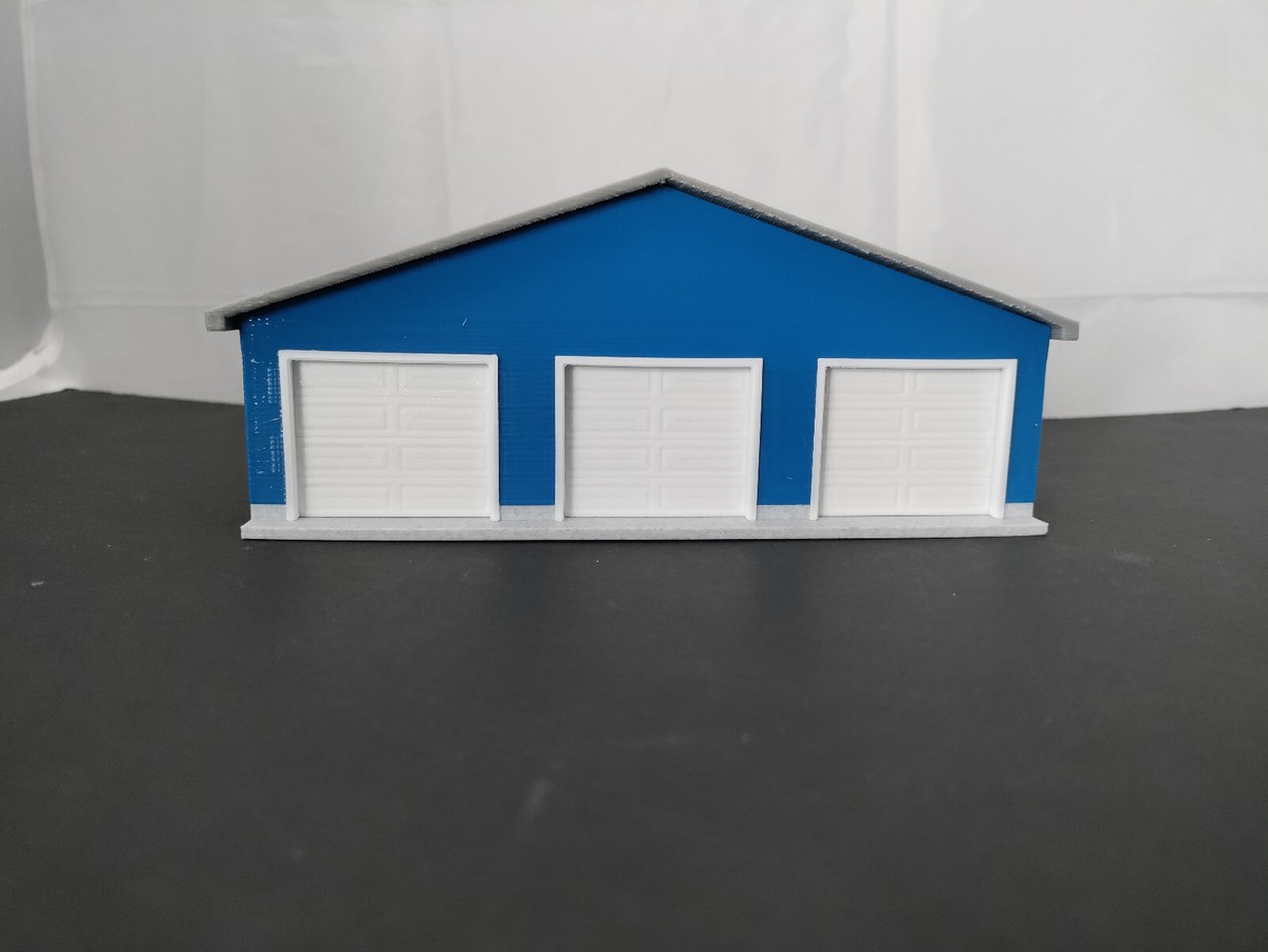 1:64 Scale - Blue 3 Car Garage with Opened and Closed Garage Door