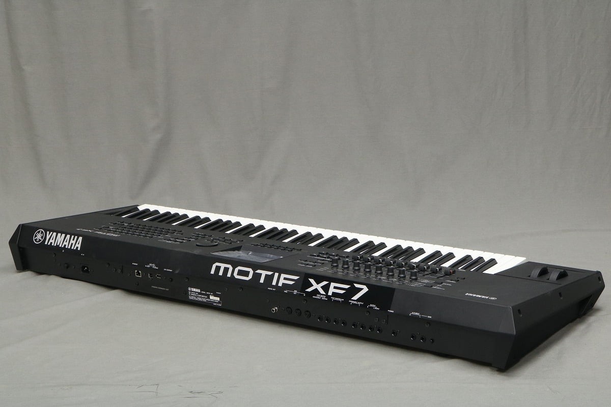YAMAHA MOTIF XF7 Music Production Synthesizer 76 Key Digital Piano