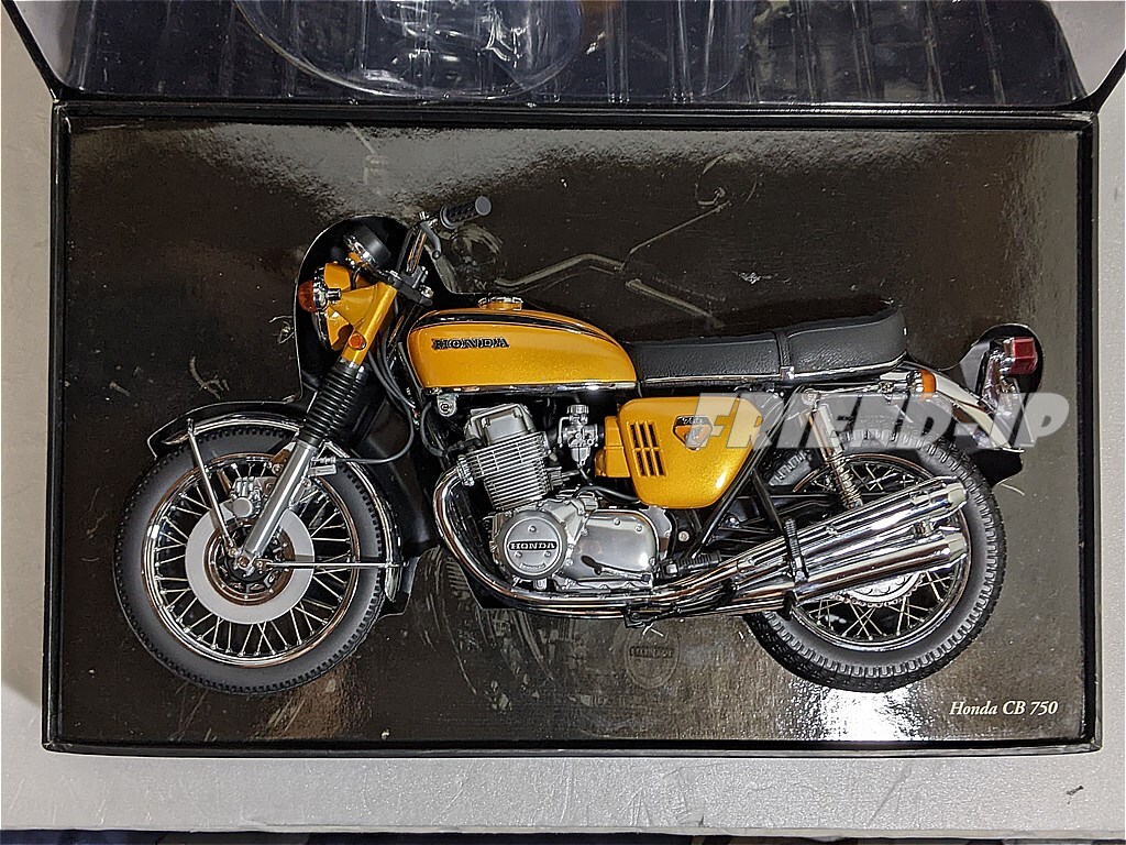 MINICHAMPS 1/6 HONDA CB750 Four KO 1969 Gold Metalic Diecast Model
