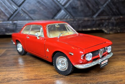 ROAD LEGENDS 1⁄18 ALFA ROMEO GIULIA SPRINT GTA 1965 EN BOITE B3 1/18