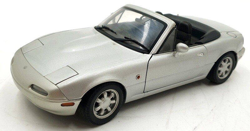 Gate 1/18 Scale Diecast DC31323K - Mazda MX-5 - Silver