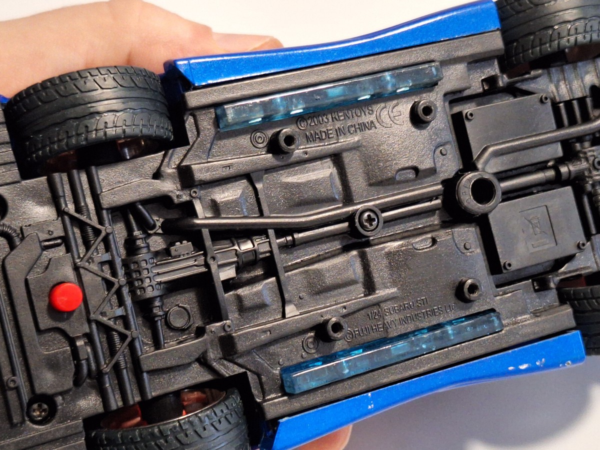 Kentoys Subaru STI 1:24 Tunning 1/24 Car Race Car Advertising