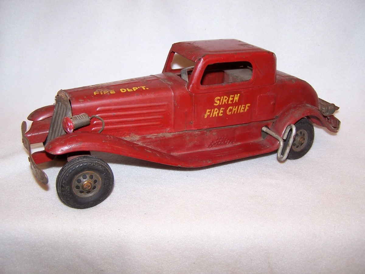 Vintage 1930's Wind-up Marx Siren Fire Chief Pressed Steel Car