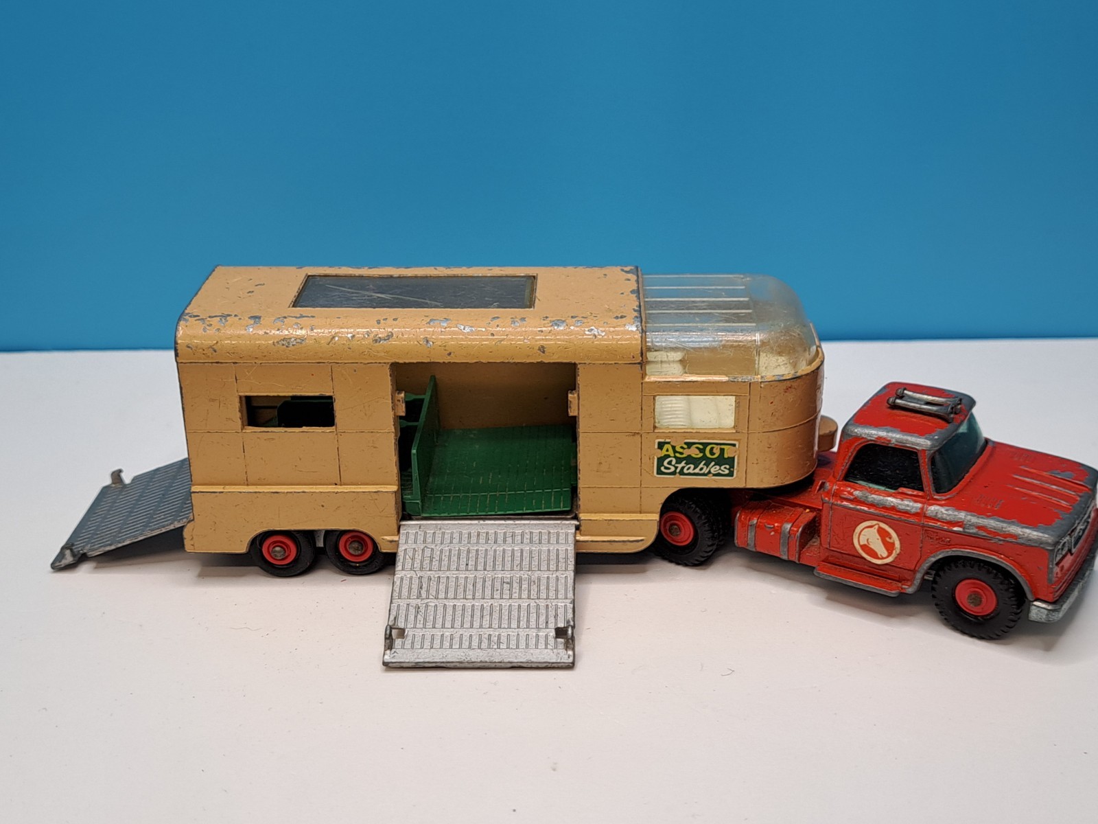 Matchbox K-18, Horse Box - Free Price Guide & Review