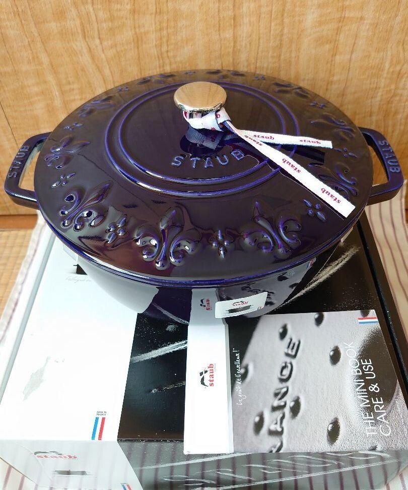 STAUB Fleur de Lys French oven 24cm Grand bleu 3.6L Japon Free