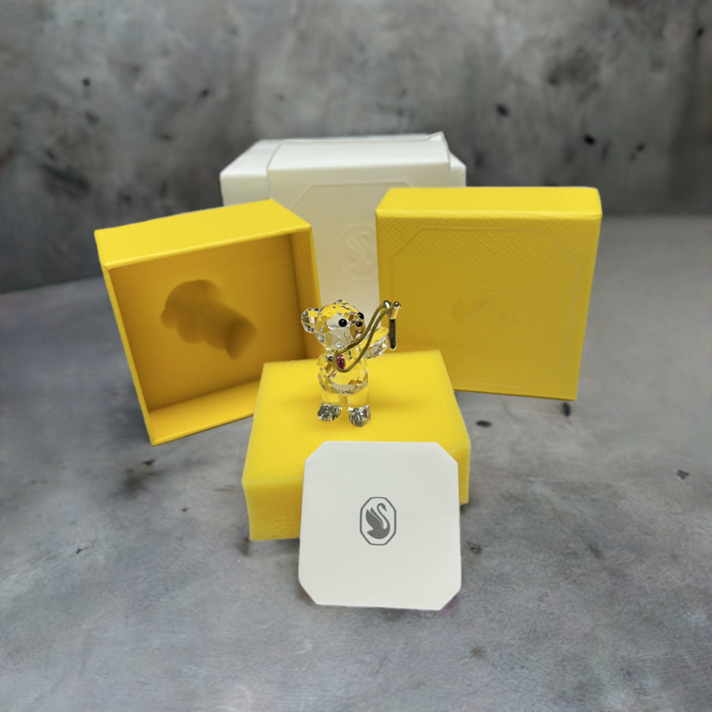 Swarovski Crystal Kris Bear Sending You Love Figurine 5691182 New