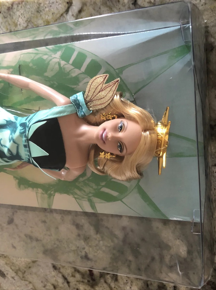 Dolls of the World Landmark Collection Statue of Liberty New York