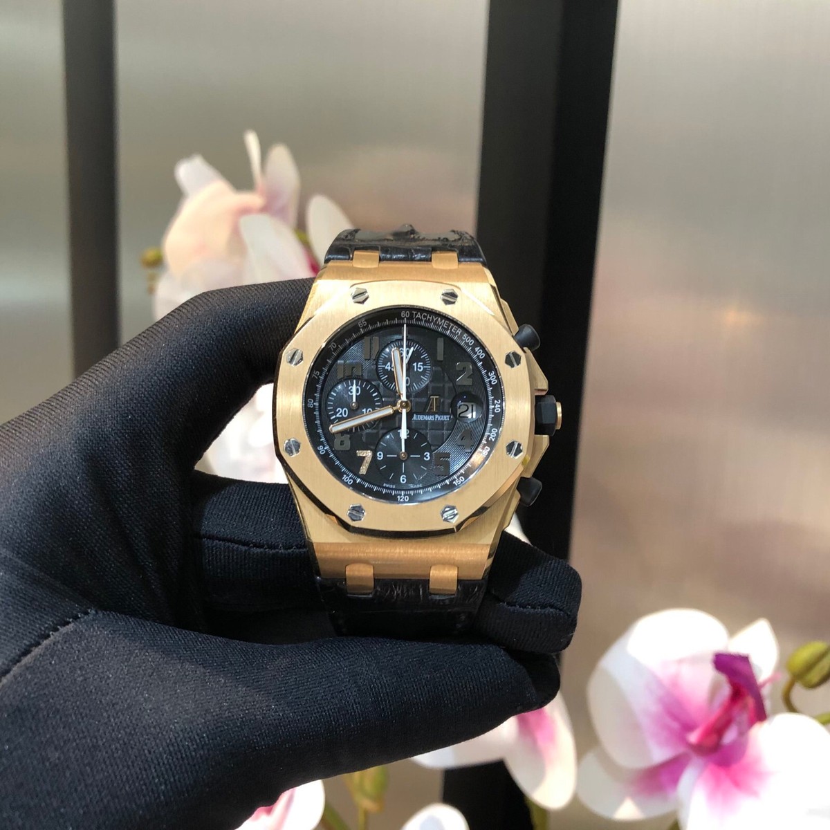 Audemars Piguet Ginza 7 18kt RG Royal Oak Offshore 26180OR.OO