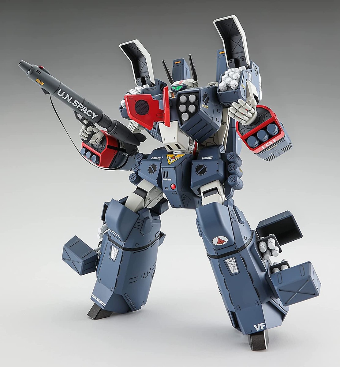Hasegawa Super Dimension Fortress Macross VF-1J Armored Valkyrie