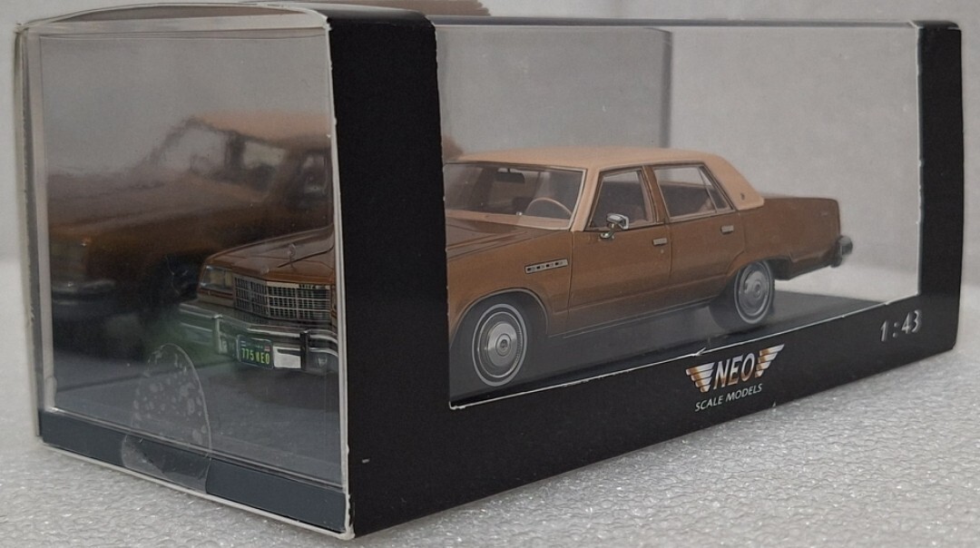 WOW Buick Electra Sedan Version 1 1977 Brown Met 1:43 Neo 44775