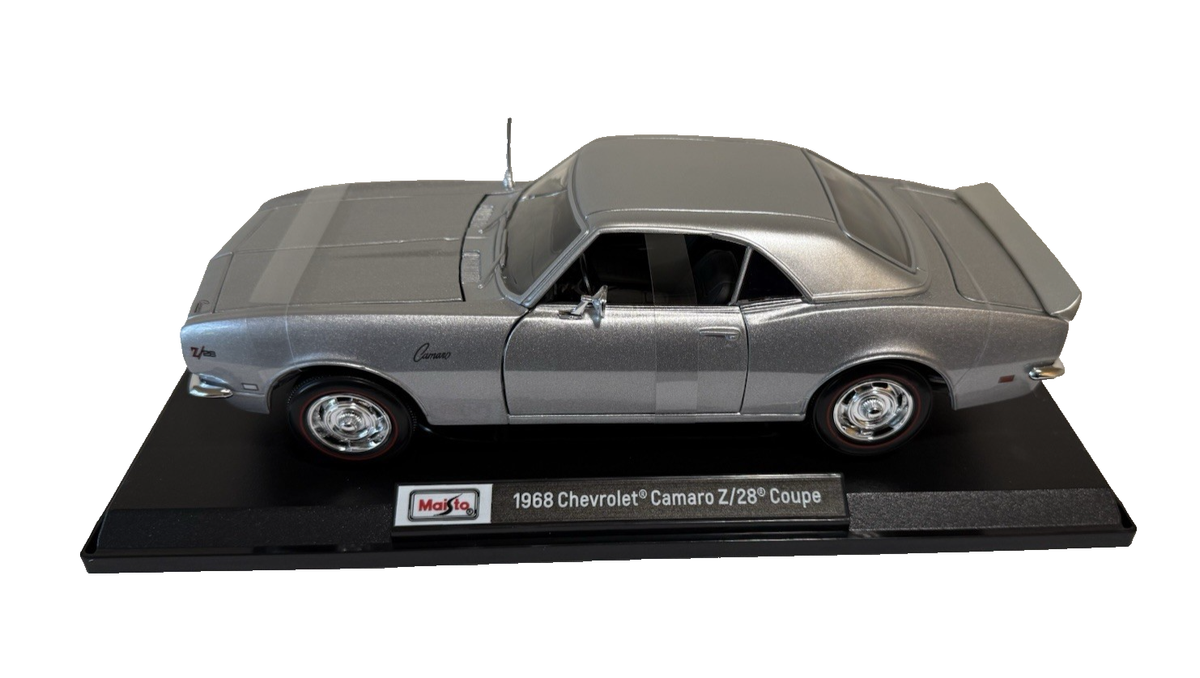1968 Chevrolet Camaro Z/28 Coupe 1:18 Die-Cast Model Car Gray