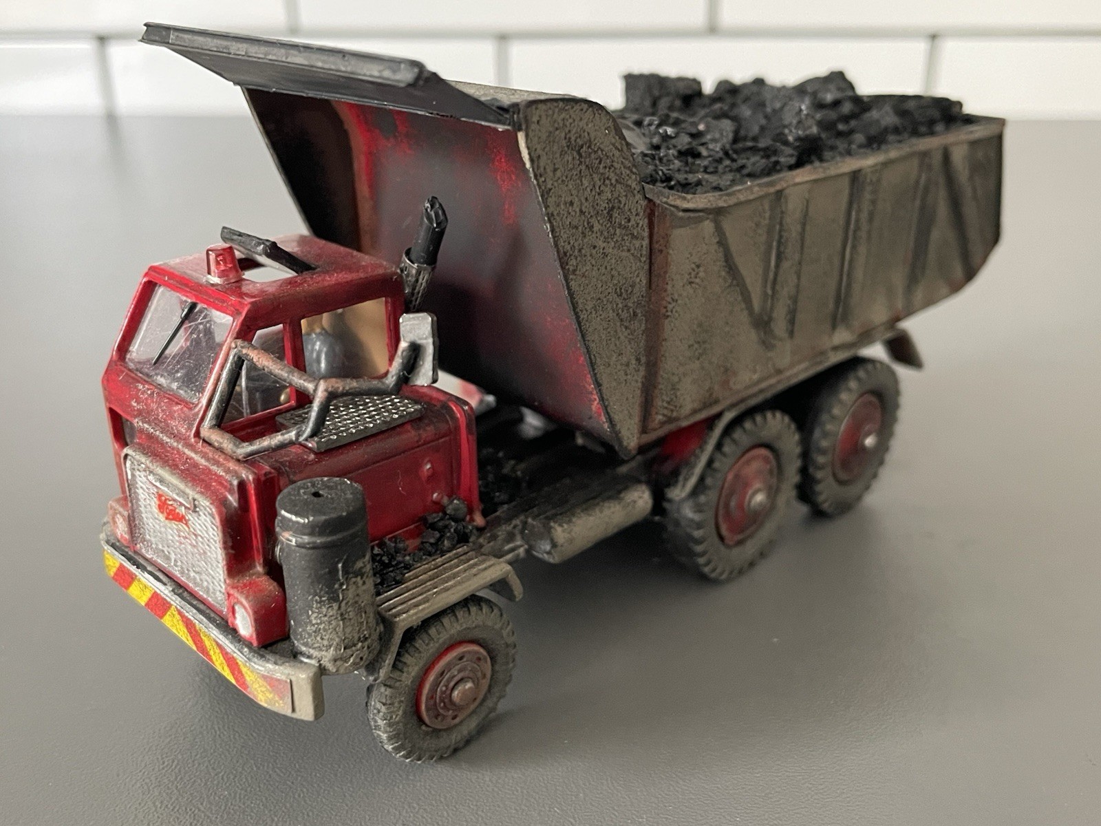 Dinky 959, Foden Dump Truck/Bulldozer - Free Price Guide & Review