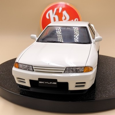AUTOart 1/18 Nissan Skyline GT-R R32 Crystal White 77342