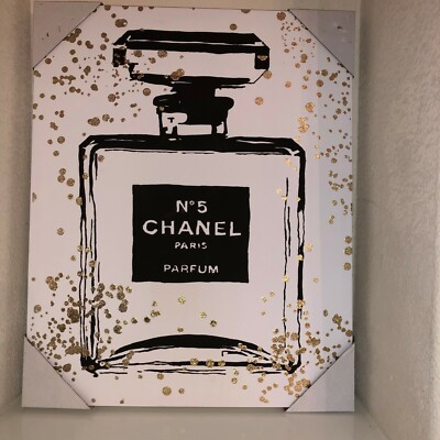 CHANEL Number No 5 Perfume Bottle Black/Gold on Cream Canvas Wall