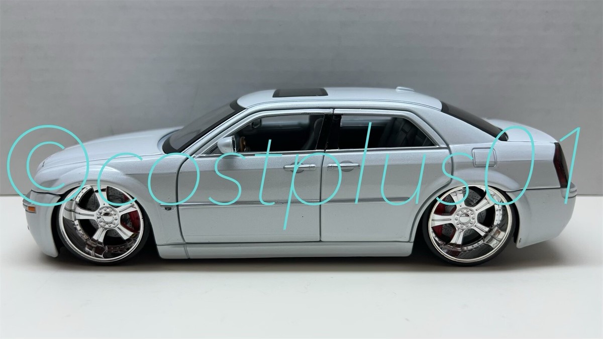 JADA DUB CITY CHRYSLER 300C 1:24 WHITE REVERSE DOORS | eBay