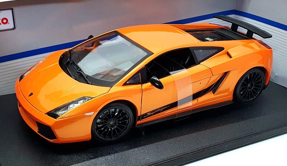 Maisto 1/18 Scale 31149 - 2007 Lamborghini Gallardo Superleggera