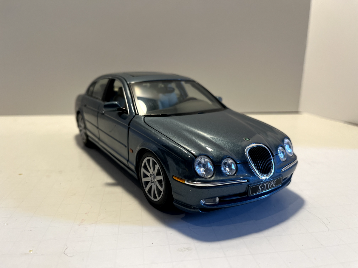 Maisto Jaguar X-Type Metallic Blue Diecast 1:18 Scale | eBay