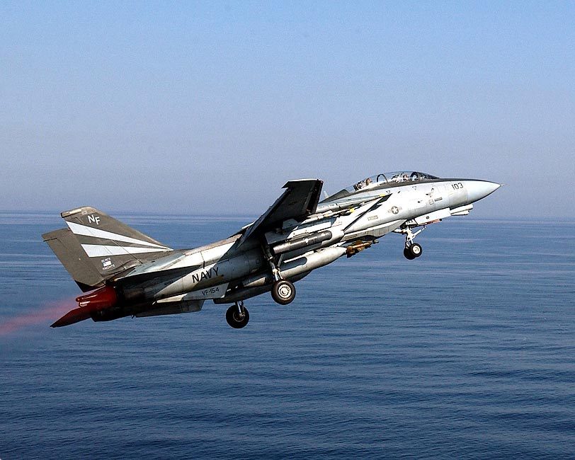 F-14 TOMCAT LAUNCHING FROM VF-154 USS KITTY HAWK 8x10 GLOSSY PHOTO