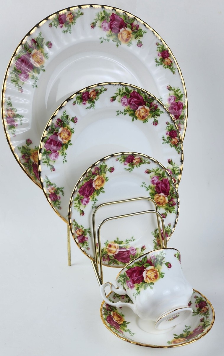 1962 ROYAL ALBERT Old Country Roses, Place Setting/Tea set/Bunny