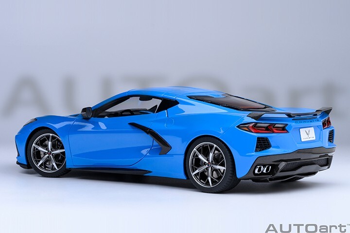 AUTOart CHEVROLET CORVETTE C8 STINGRAY Z51 1/18 RAPID BLUE 71281