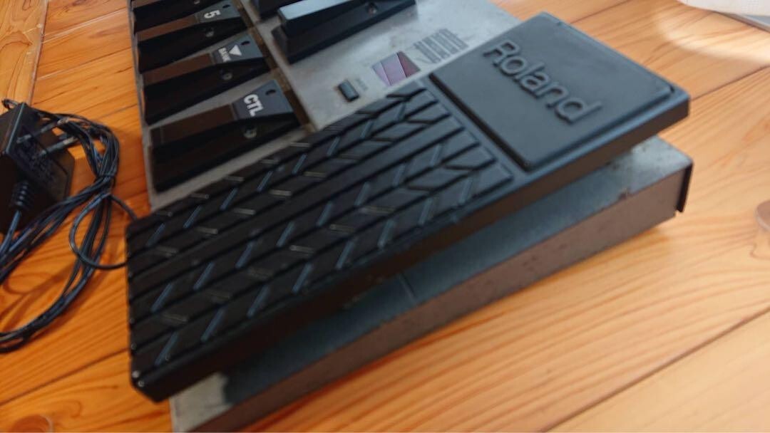 ROLAND FC-200 MIDI Foot Controller | eBay