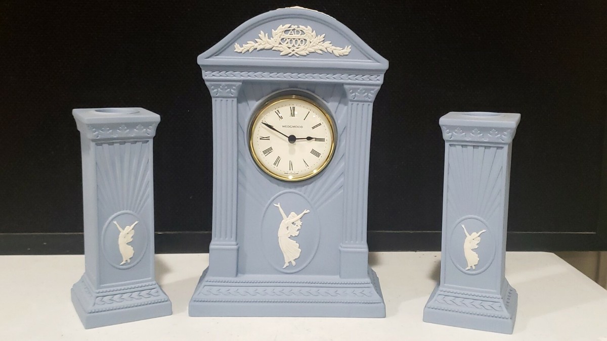 BLUE WEDGWOOD MILLENNIUM 8.75