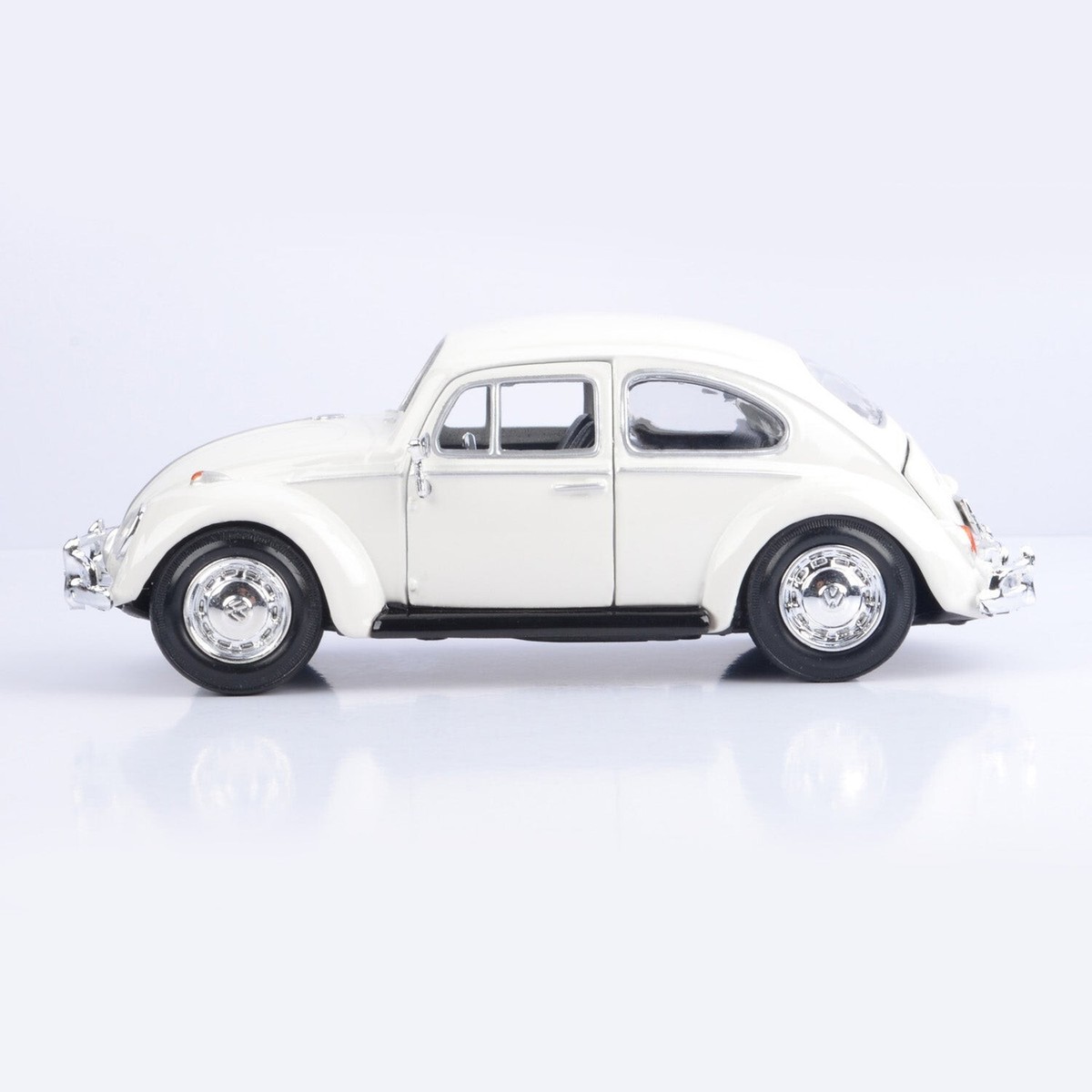1966 VOLKSWAGEN BEETLE WHITE JAMES BOND 007 1/24 DIECAST MODEL BY