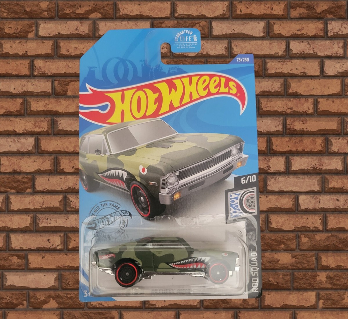 Hot Wheels Set '68 Chevy Nova+Muscle Bound (Camo/Shark Graphics