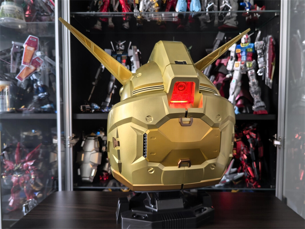 BN HEAD Collection RX-78-2 Gundam Gold Color Version Helmet With
