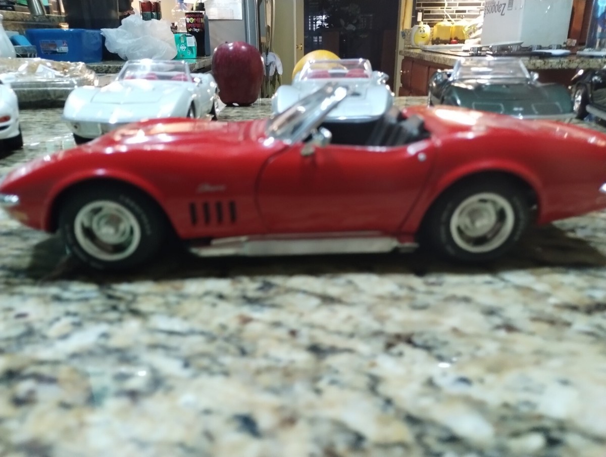 Revell 1969 Corvette StingRay Convertible 1:18 scale DieCast Car