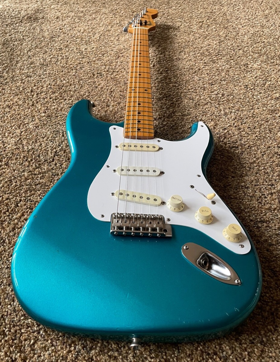 Fender VINTAGE 1980's MIJ Stratocaster Lake Placid Blue E Serial