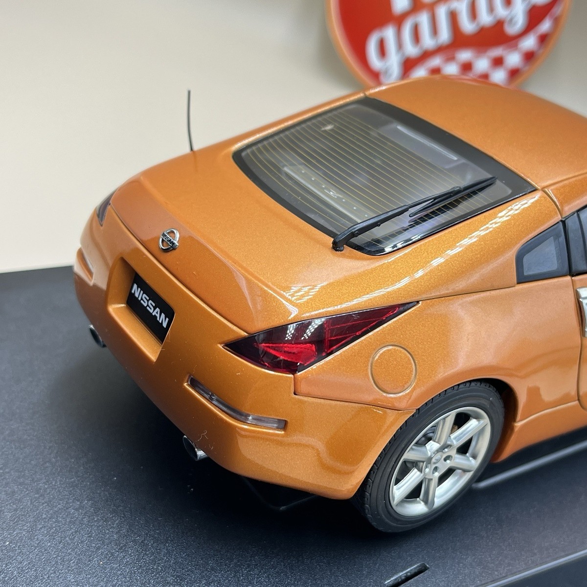 AUTOart 1/18 Nissan Fairlady Z 350Z Z33 2002 RH Drive Sunset