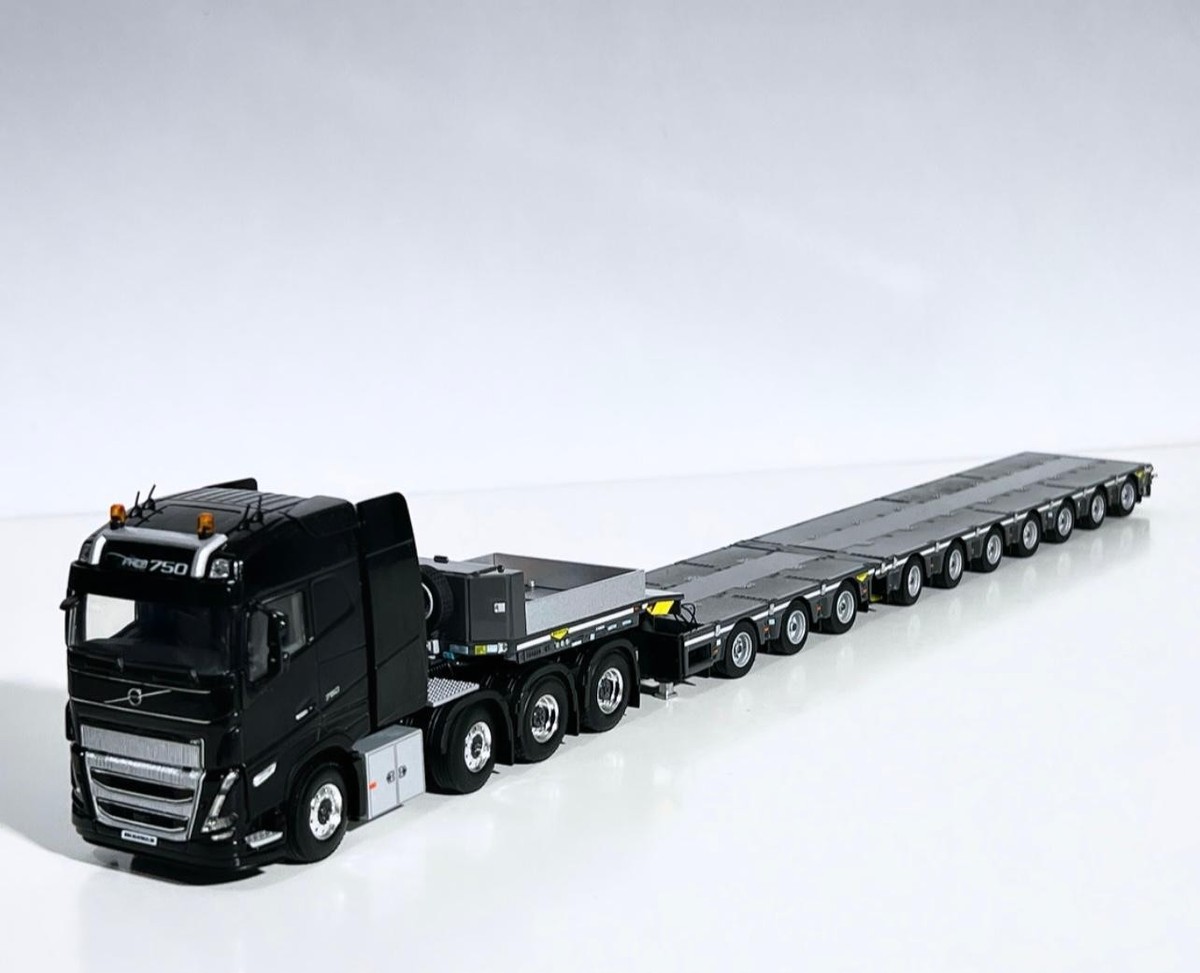 Volvo FH5 globetrotter 8x4+broshuis low loader 10 axle WSI truck