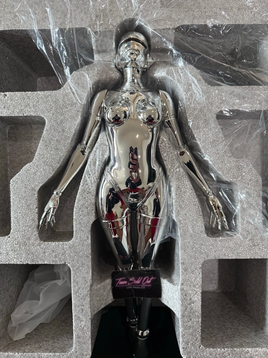 Hajime Sorayama Sexy Robot Floating 1/4 Silver Nazuka Underground