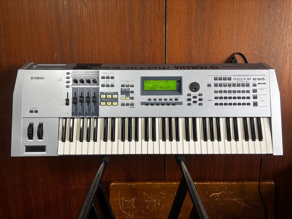 Yamaha MOTIF ES6 Music Production Synthesizer w/ case | eBay