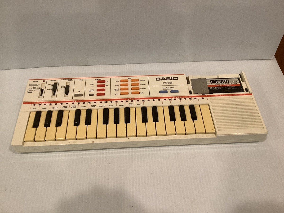 Casio PT-82 Electronic Keyboard With ROM Sound Card *tested