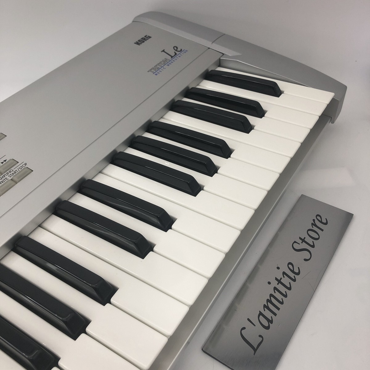 Korg Triton Le 76 key MUSIC WORKSTATION Synthesizer Keyboard Japan