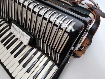 Yamaha Accordion YA-80 Black 34 keys 80 base | eBay