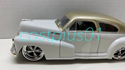 JADA DUB CITY 1947 CHEVY AEROSEDAN FLEETLINE 1:24 WHITE TWO TONE
