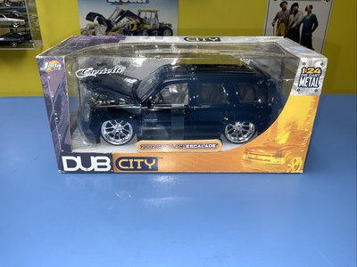 JADA DUB CITY 2002 CADILLAC ESCALADE W/ 20