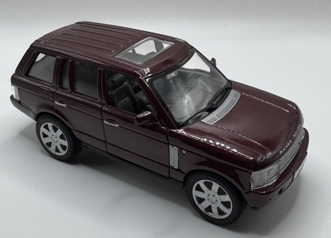 LAND ROVER RANGE ROVER 1: 33 DIE-CAST CAR COLLECTOR'S MODEL WELLY