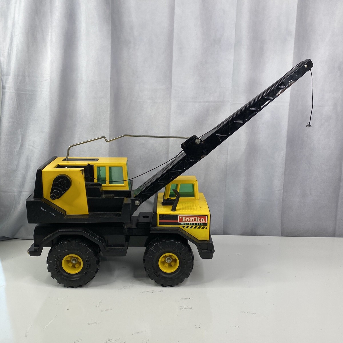 TONKA MIGHTY DIESEL LATTICE CRANE W CLAM SHELL 1990 XMB 975 TIRES