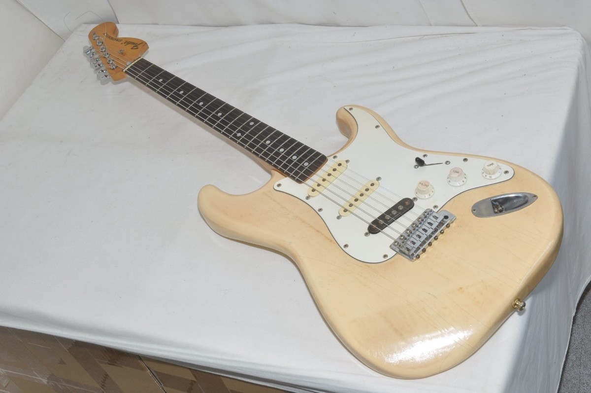 Fender Japan ST72-55 Stratocaster Fujigen Electric Guitar Ref. No