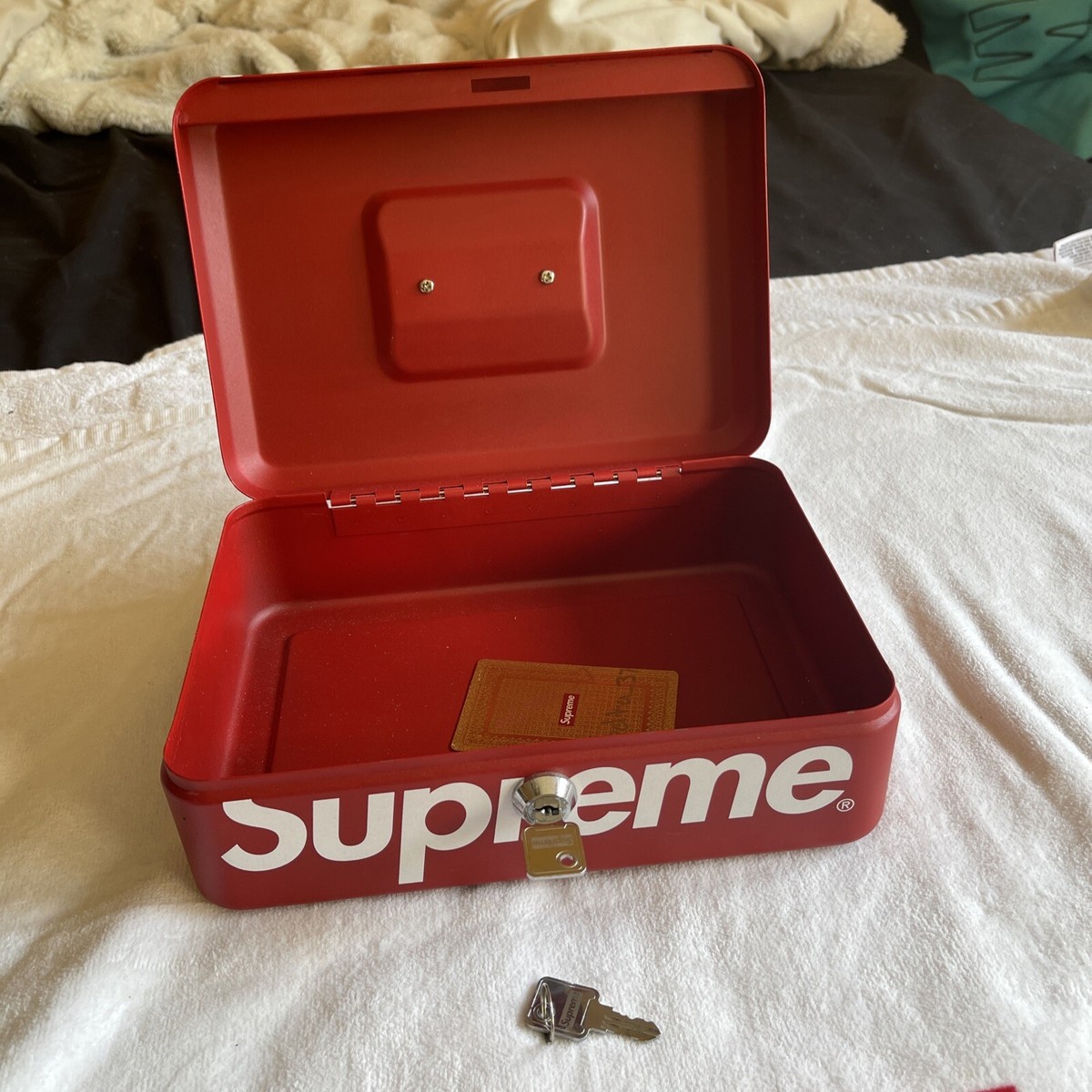 Supreme LOCK BOX RED 2017aw Supreme Lock Box 金庫 2017AW Supreme