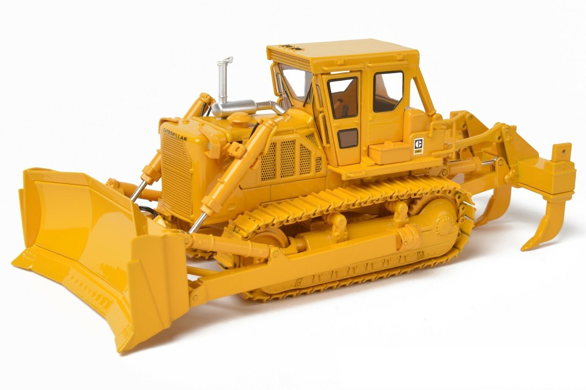 Caterpillar Cat D8K Dozer with U-Blade and Ripper - CCM 1:48 Scale