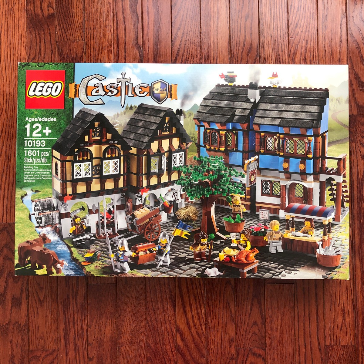 NEW LEGO Castle Medieval Market Village 10193 , SEALED