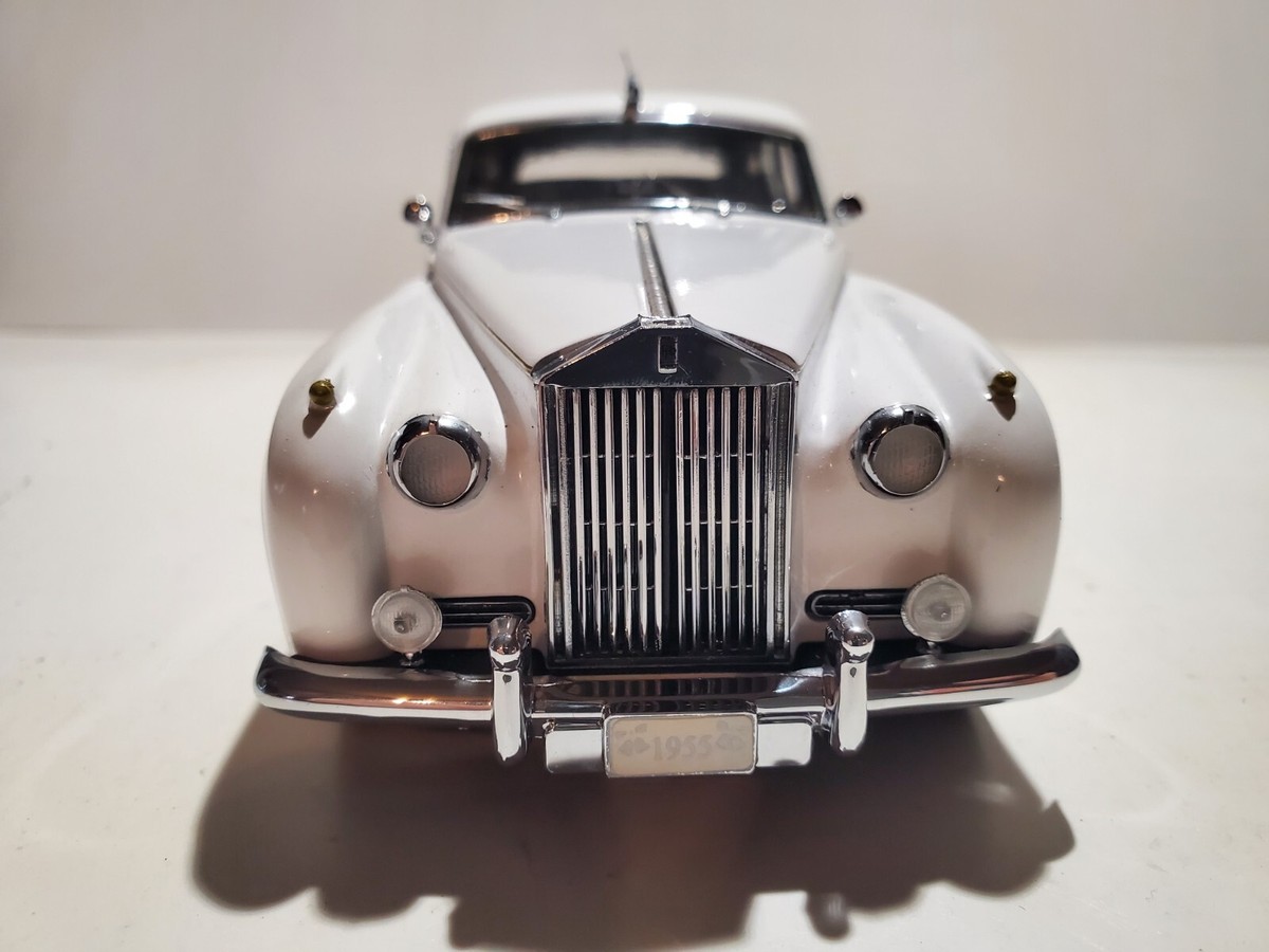 Franklin Mint 1955 Rolls-Royce Silver Cloud I Limited 1:24 Scale