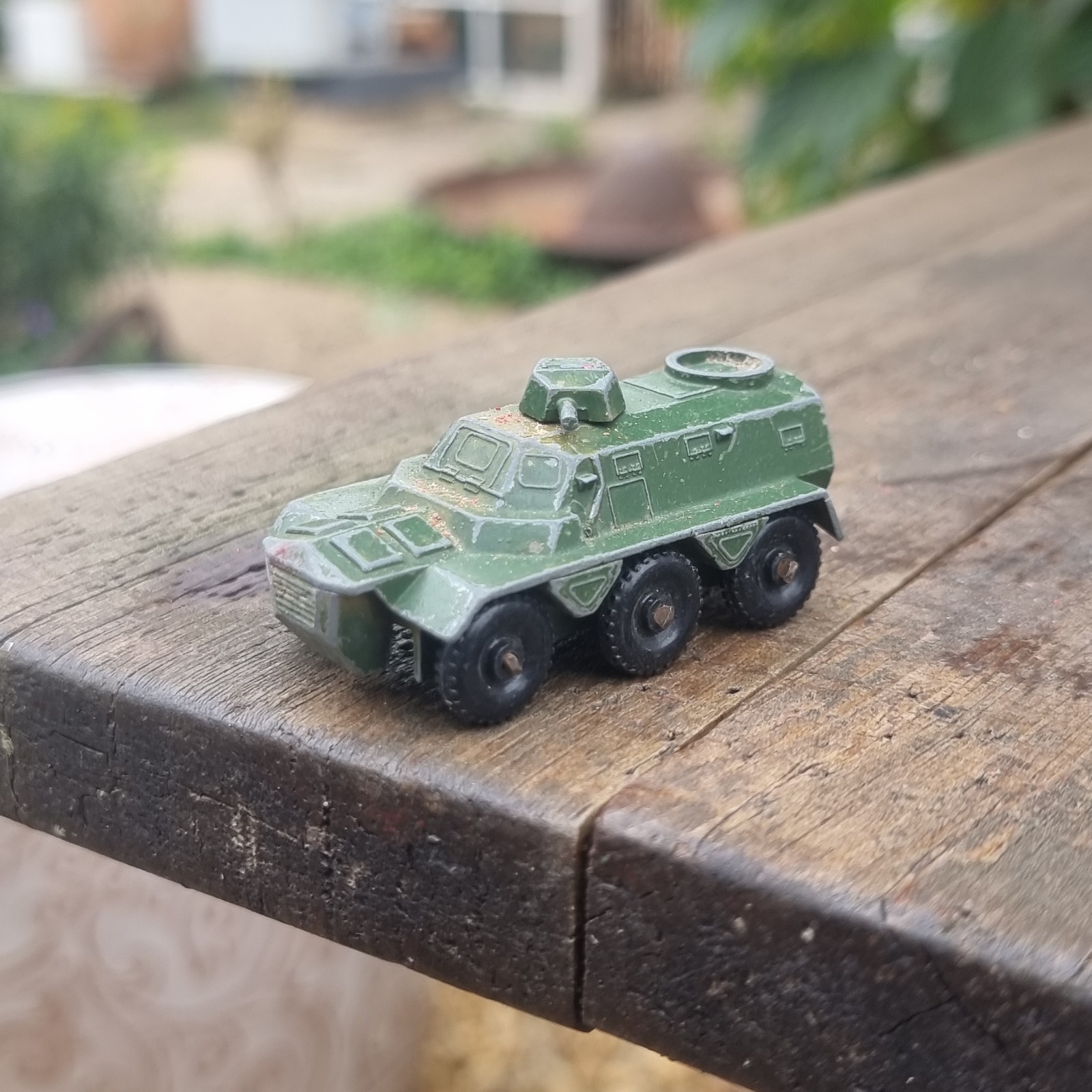 Matchbox 54a, Saracen Personnel Carrier - Free Price Guide & Review