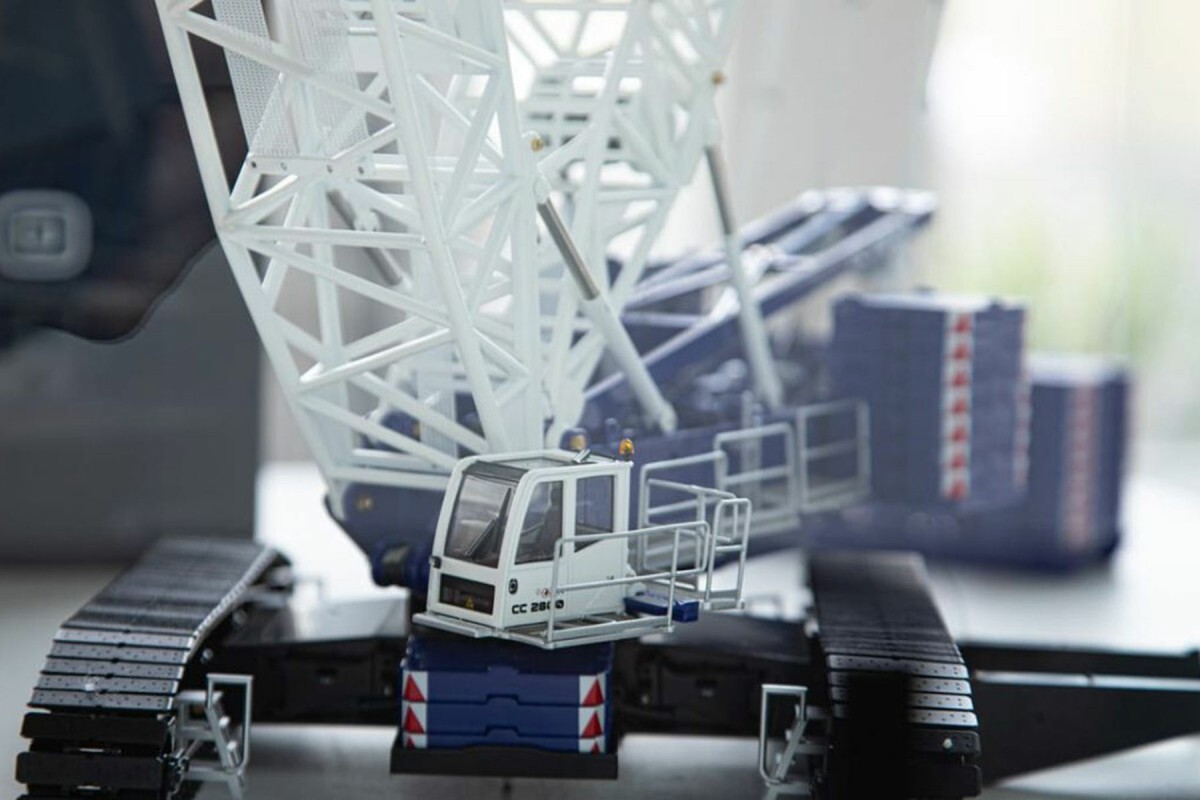 Demag CC2800-1 Crawler Crane - White/Blue - IMC 1:50 Scale Model